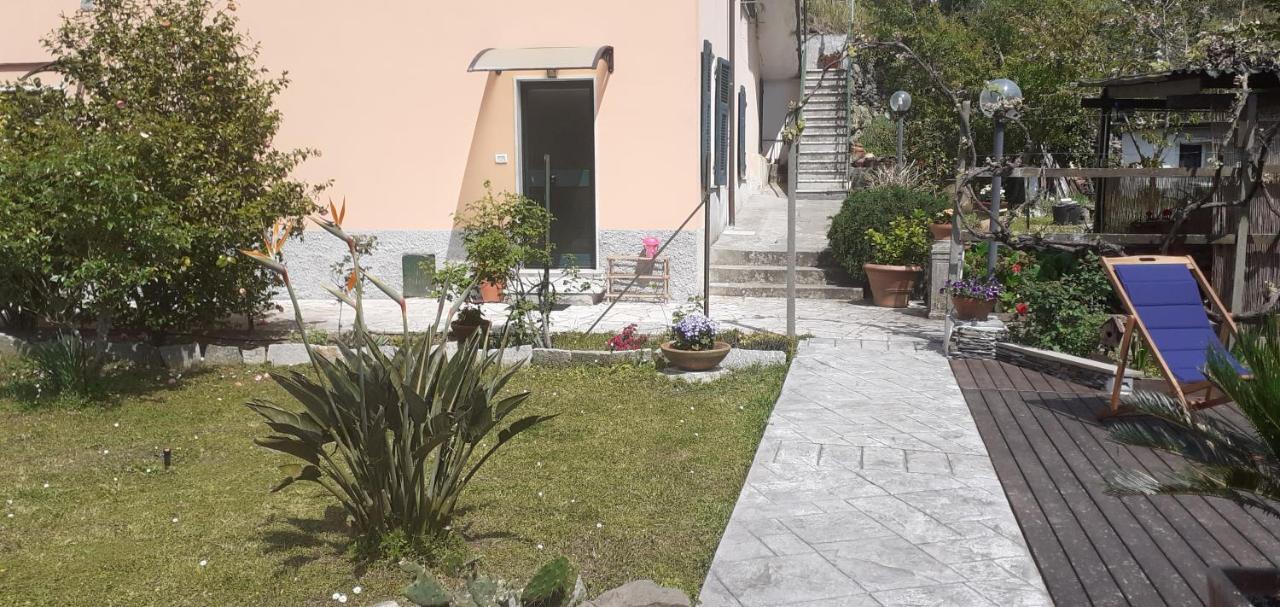 La Casa Nel Verde Lavagna Bagian luar foto